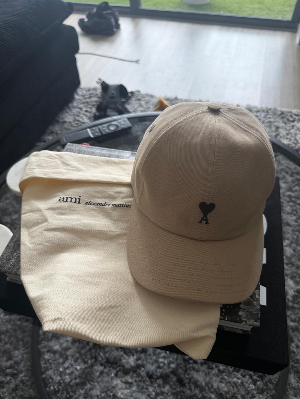 Ami Paris cap